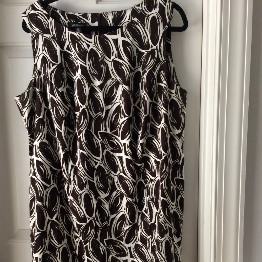 Dress sleeveless